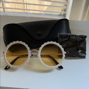 70s DIFF Yellow Circle Sunglasses